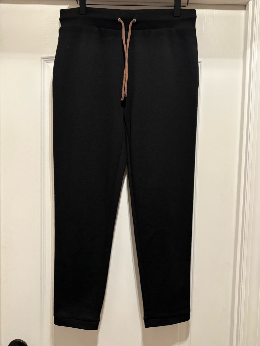 Women’s Weekend by Chico’s black sweatpants w/brown drawstring size 1 (M)